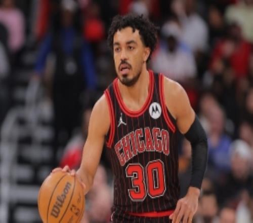 穩(wěn)定主控！特雷瓊斯出戰(zhàn)27分鐘15中8拿到20分2板9助