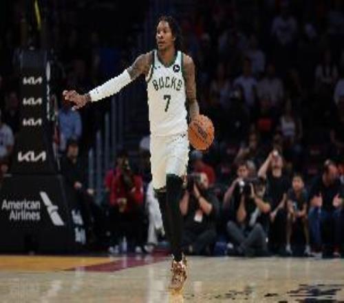 雄鹿官方：小凱文波特接受了右膝關(guān)節(jié)鏡手術(shù)本賽季報(bào)銷！