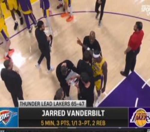 口角后被雷迪克DNP！范德彪未接受采訪直接離開了球館！