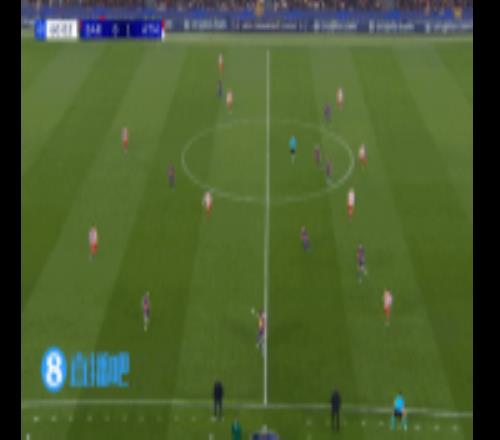 巴萨反抢成功，拉什福德禁区内得球先被防守球员破坏