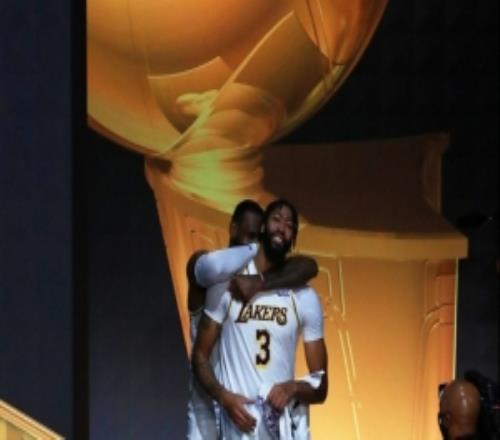 濃眉：人們貶低園區(qū)冠軍只是因?yàn)閵Z冠的不是他們的主隊(duì)