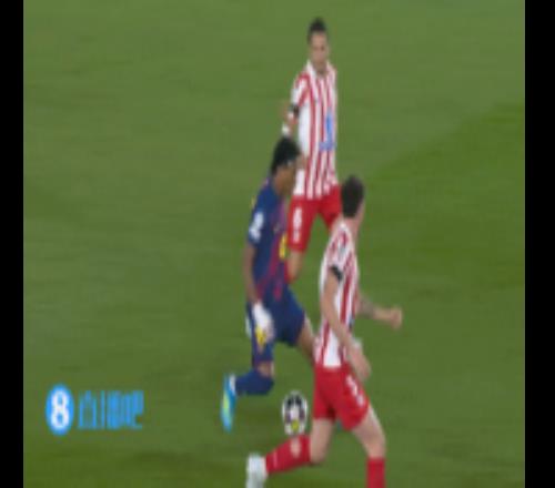 亚马尔制造禁区前任意球，拉什福德主罚被穆索挡出