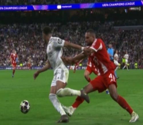 龍賽羅：裁判嫉妒皇馬！VAR有什么用馬丁紅牌被取消而塔沒被罰下