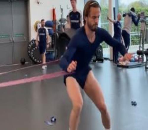 季前賽遭ACL！麥迪遜更新恢復(fù)訓(xùn)練視頻，兩腿肌肉差距明顯引熱議