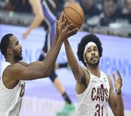 這還領(lǐng)先7分呢！老鷹半場(chǎng)罰球3中2&騎士罰球18中13