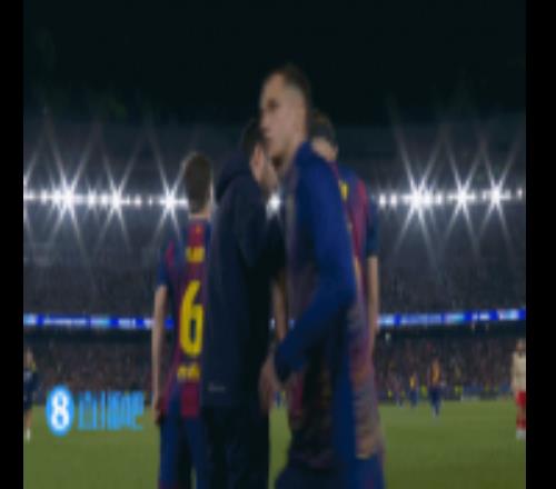 少打一人01落后！巴萨半场换两人：佩德里莱万下，费尔明加维上