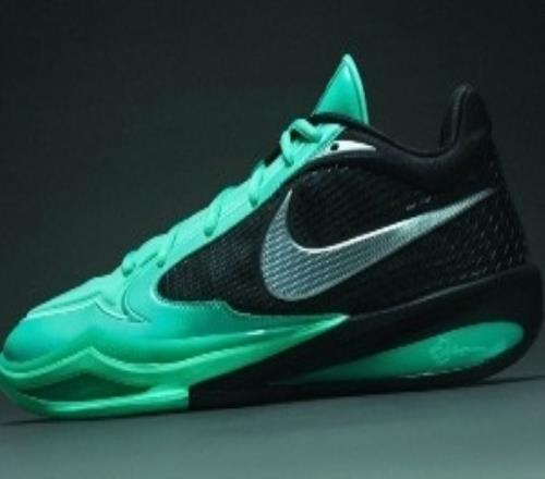 這顏值打幾分約內(nèi)斯庫(kù)的第四代簽名鞋將于7月上市