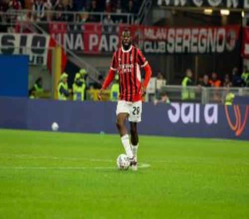 意媒：福法納成為多家俱樂部引援目標，米蘭可能將其出售籌措資金