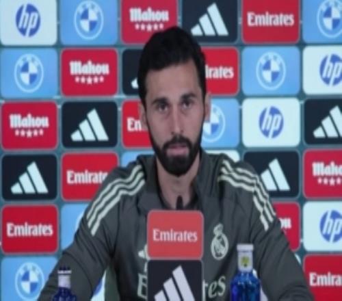 阿韋洛亞：姆巴佩被踢倒這類判罰存在很多疑問，我們?nèi)栽诘却忉? />
<div   id=