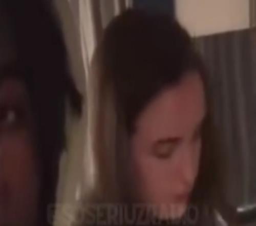 艾維直播時(shí)一談信仰妻子就離開鏡頭：不要再說了