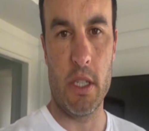 中年男人的痛！太陽(yáng)報(bào)：多次植發(fā)失敗，美國(guó)球星多諾萬選擇戴假發(fā)