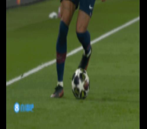 短時間內(nèi)造兩黃！杜埃突破又被鏟，連造麥卡、戈麥斯黃牌