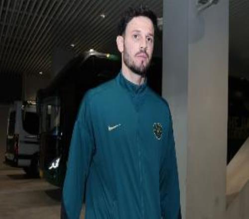 這是盧卡斯中超第100場首發(fā)，他本賽季在對(duì)方半場傳球成功率89.3%