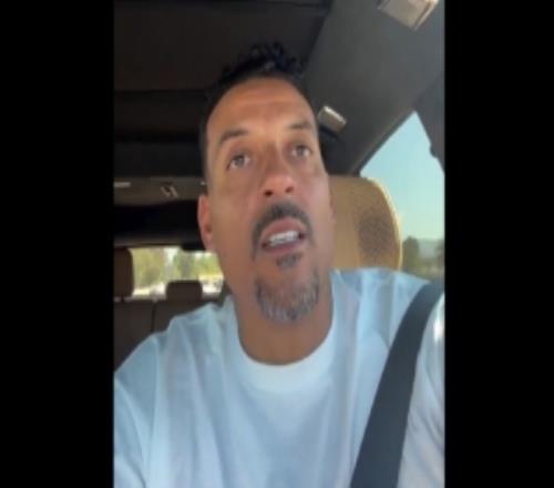 巴爺：貝弗利你就是個(gè)小丑咱都角色球員你卻裝得像個(gè)15屆全明星