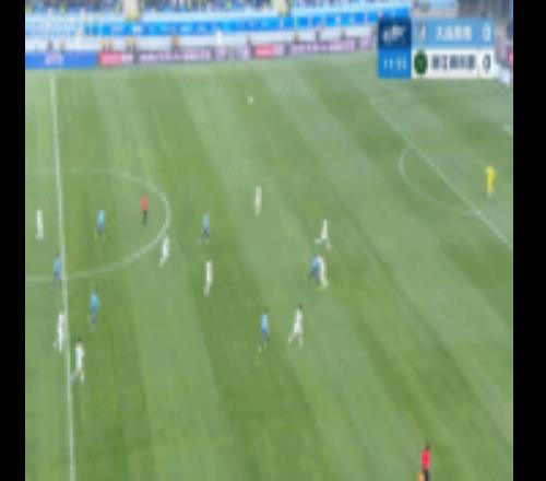 敲山震虎！阿奇姆彭背身做球，馮勁迎球怒射擊中橫梁