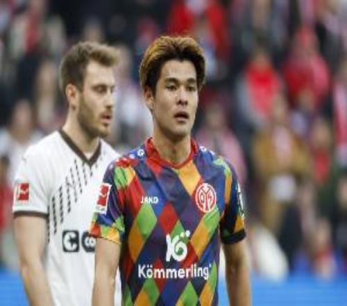 身價2500萬歐！佐野海舟歐協(xié)聯(lián)奔襲內(nèi)切遠(yuǎn)射破門，助美因茨取勝