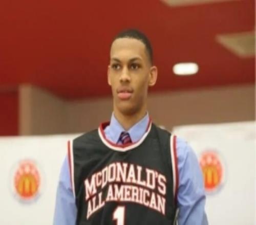 17歲賺了一百萬美元，25歲被CBA裁員