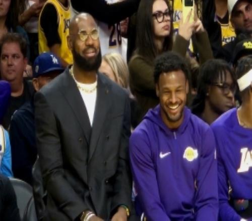 夸梅：詹姆斯這個(gè)自私的商人只想強(qiáng)推布朗尼后者應(yīng)先在G聯(lián)盟練級(jí)