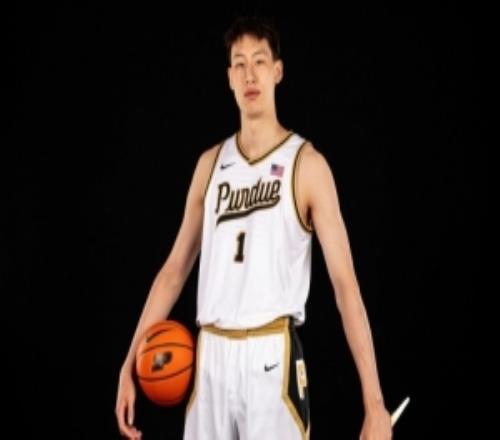 郇斯楠：關(guān)注普渡大學(xué)同位置球員的表現(xiàn)把他們當(dāng)作參照&競爭對象