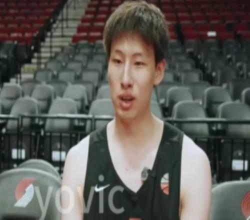 郇斯楠：斯托克斯是美國隊最強的可惜他不是5號位跟他對不上