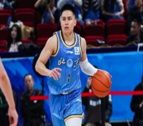 陳盈駿：周琦在攻防兩端的作用非常大對手都不敢進去