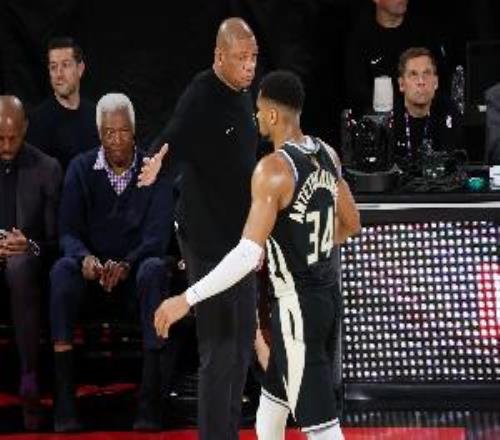 里弗斯：我不想讓Shams難堪但關(guān)于字母的交易對話距離達成差得遠