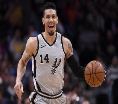 鐵林：13&14馬刺那么強因陣容穩(wěn)定大學籃球都很少一套班底打4年