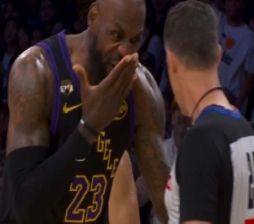 肯納德三分命中同時再造狄龍犯規(guī)詹姆斯提示裁判回看后也沒升級