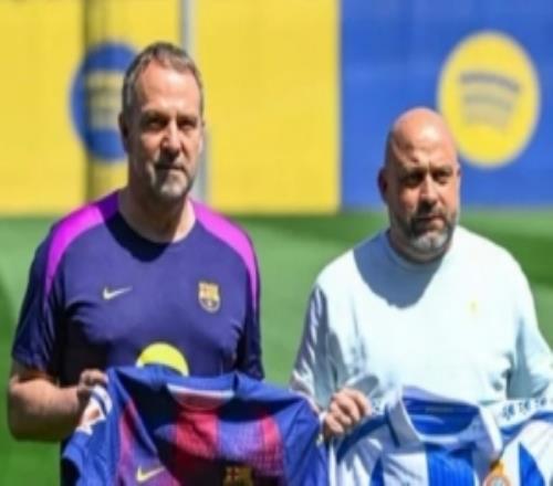 世體：甘伯體育城舉行巴薩對陣西班牙人賽前傳統(tǒng)的主帥合影