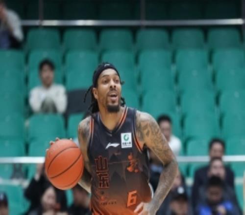 狀態(tài)全無(wú)！珀塞爾7投僅1中拿到5分4板正負(fù)值21