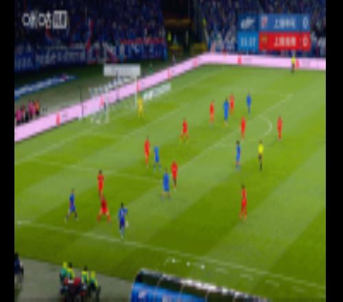 比赛第36分钟，申花边路传中，盖伊中路冲顶，颜骏凌将球没收