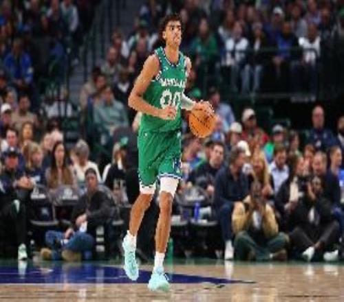 手感出色！克里斯蒂上半場(chǎng)7投4中三分4中3拿到13分2板1助1斷