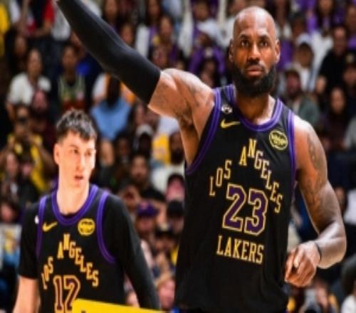 再下一城！湖人官方曬贏球海報：詹姆斯、拉拉維亞登上封面