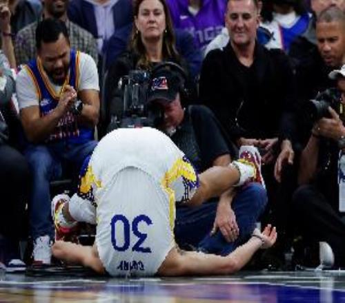 庫里揮毛巾吃到技犯！勇士替補學狗叫回應考威庫里怒吃1T