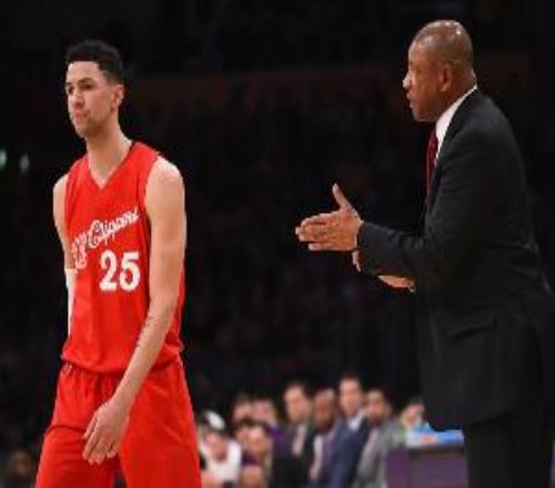 里弗斯：我?guī)н^兒子&帶過女婿現(xiàn)在又陷入了字母三兄弟的家庭事務(wù)