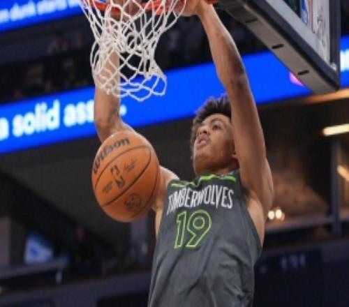 彈無(wú)虛發(fā)！新秀貝蘭熱半場(chǎng)5中5高效拿下12分1板1助1斷1帽