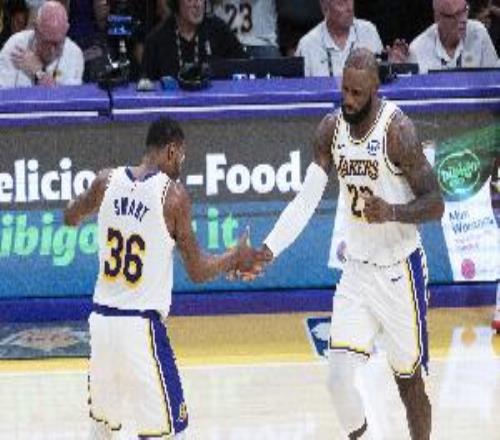 詹姆斯：斯瑪特是一個(gè)贏家完成那些幫助球隊(duì)贏球的回合