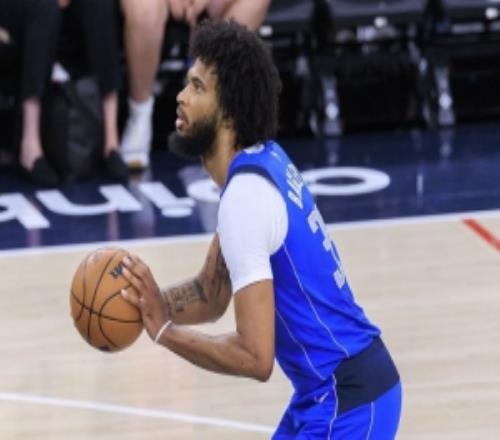 独行侠官方：巴格利因左肩撞击伤提前退赛本场比赛不会回归