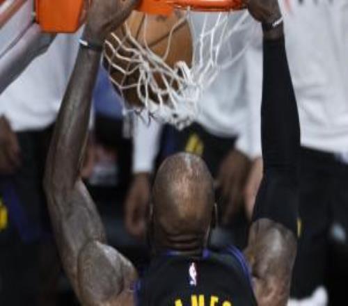 霍里：詹姆斯依舊出色即使在這個(gè)年紀(jì)依舊比聯(lián)盟95%的球員強(qiáng)