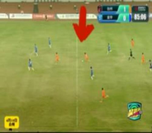 這球牛！吳越杯驚現(xiàn)中線(xiàn)吊射破門(mén)，解說(shuō)直呼“這么遠(yuǎn)！50米！”