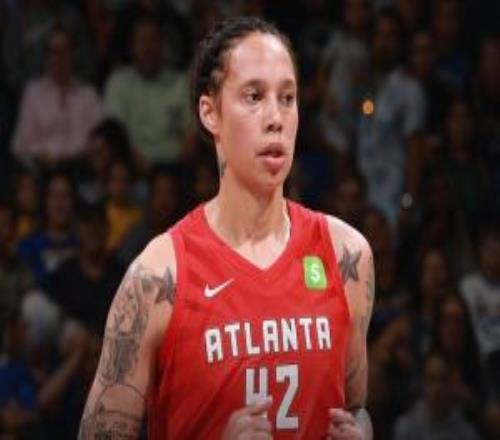 35歲女魔獸記者：前狀元格里娜將和康涅狄格太陽(yáng)簽下百萬(wàn)合同