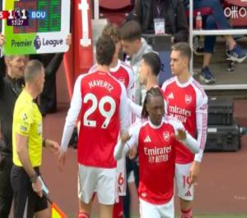 槍手連換3人！第53分鐘埃澤、特羅薩德、道曼替補(bǔ)登場(chǎng)