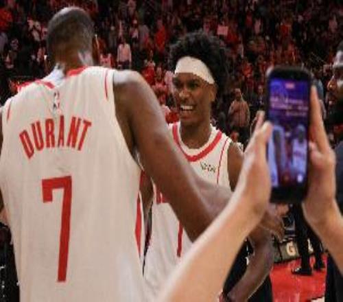 杜蘭特：阿門打出了一場(chǎng)出色的比賽他在場(chǎng)上無所不能