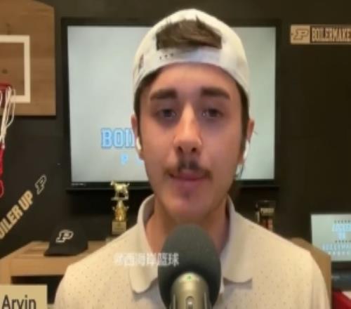 普渡媒体：预计郇斯楠大一就能进入轮换但适应需要一些时间