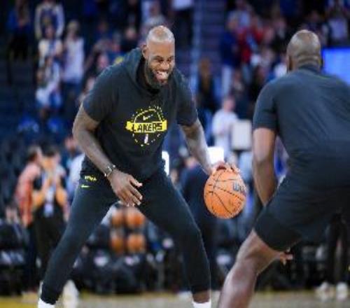 詹姆斯榮譽等身：歷史得分第1助攻第4搶斷第6出場第1總勝場第1