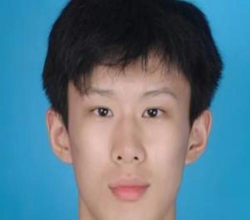 改年齡不是2歲而是4歲張涵泊和楊瀚森同屆打過19年U15全國(guó)預(yù)賽