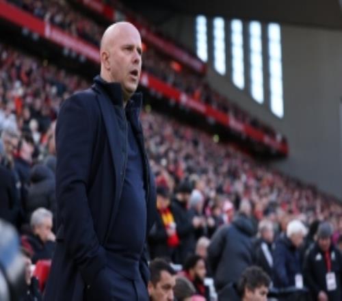 英媒：若無緣歐冠資格斯洛特帥位難保對手都看不懂紅軍去年砸錢