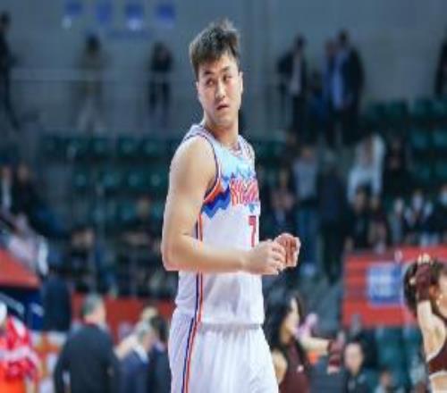 全隊(duì)最佳！艾孜麥提13中7空砍20分6板1斷&5前場(chǎng)板