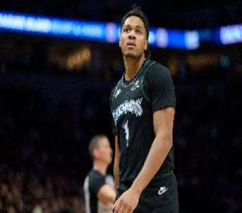 高效23分！芬奇：小香農(nóng)是不可思議的勞?？偸菢O早到達(dá)球館