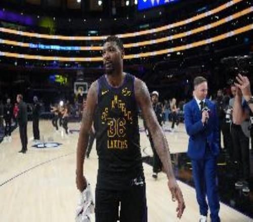 斯馬特談湖人有關(guān)鍵傷缺打季后賽：這是個(gè)挑戰(zhàn)我們對(duì)此感到興奮